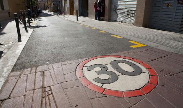 Limite de velocidade: 30Km/h (mais lento ou mais seguro?)