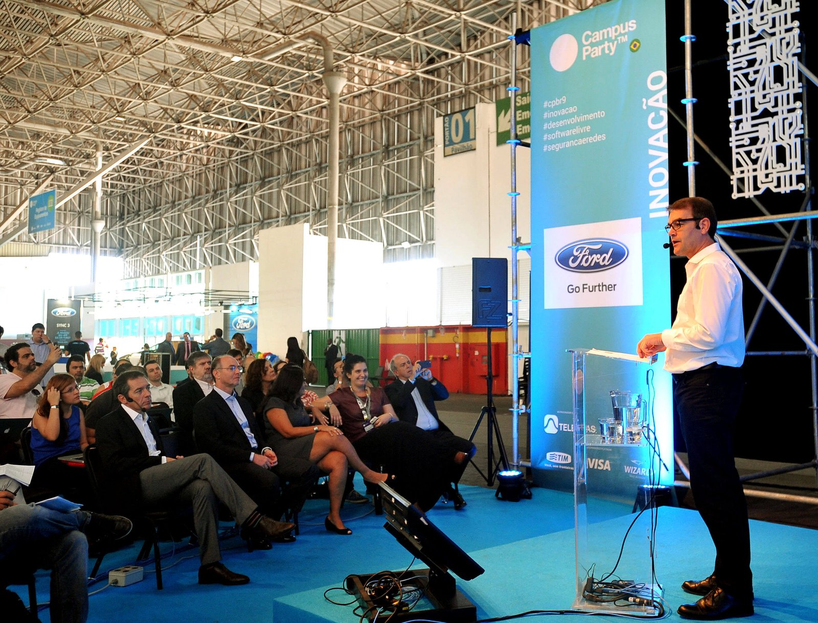 Ford apresenta projetos na Campus Party e aponta para carros elétricos como solução econômica