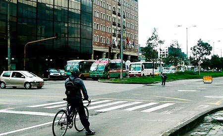 6 informações que motoristas precisam saber sobre os ciclistas no trânsito