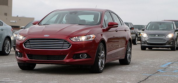Ford instala estações de recarga para veículos elétricos em suas fábricas